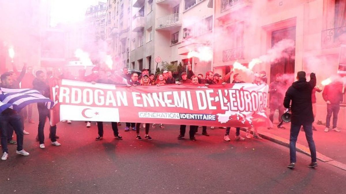 Paris'te Erdoğan protestosuna 24 saatlik gözaltı