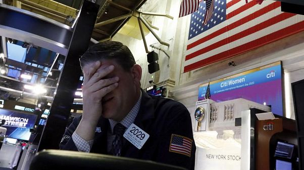 Borse in caduta libera: il lunedì nero dei mercati mondiali Borse in caduta libera: il lunedì nero dei mercati mondiali