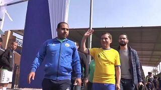 شاهد: المصري عز الدين بهادر أكبر لاعب كرة قدم مسن يسجل هدفا خلال مباراة رسمية