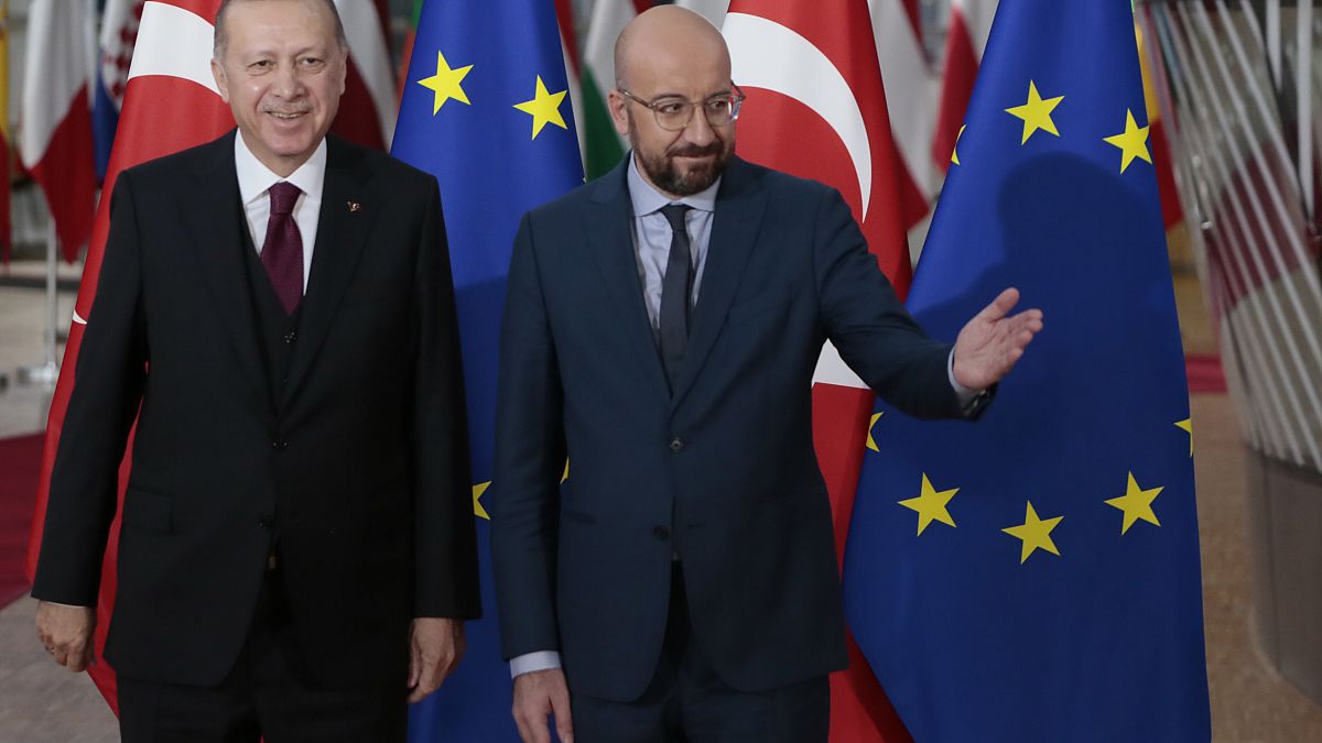 A Bruxelles, Erdogan réclame l'aide des Européens face à la crise syrienne