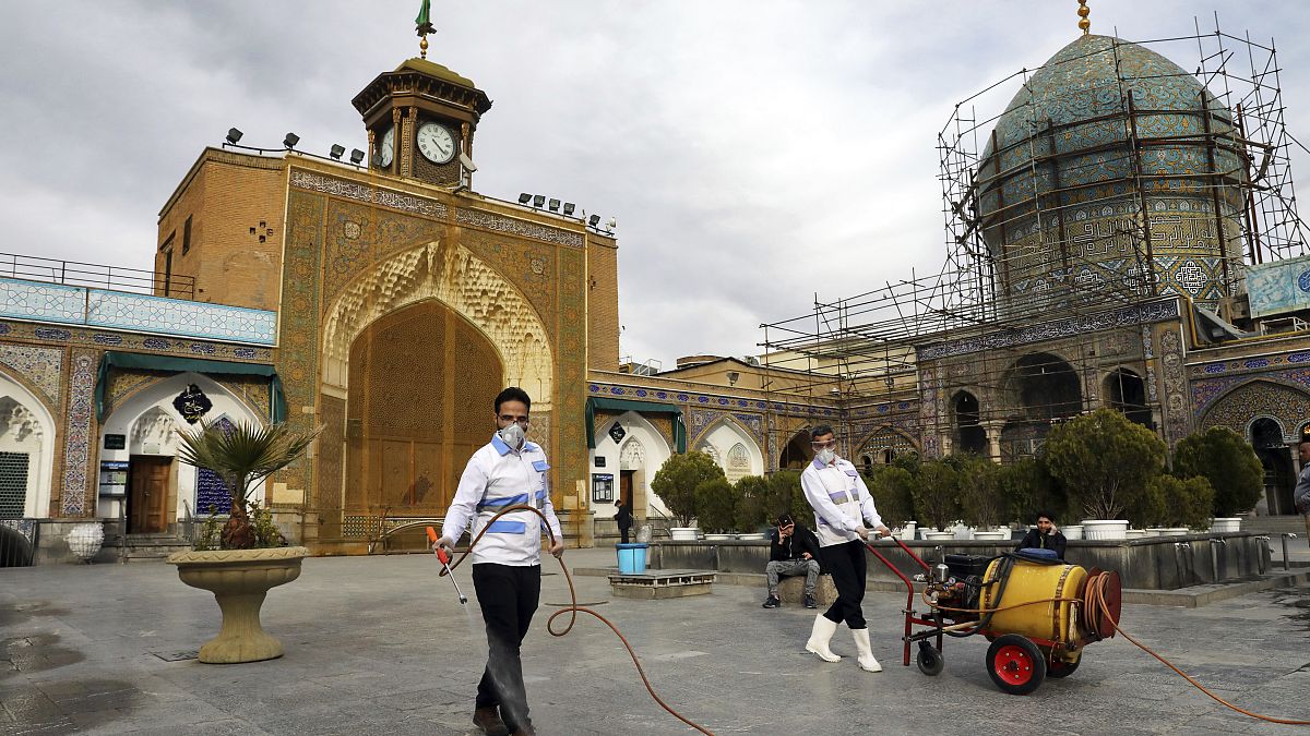 İran'da 63 kişi daha koronavirüs nedeniyle hayatını kaybetti, can kaybı 354'e yükseldi