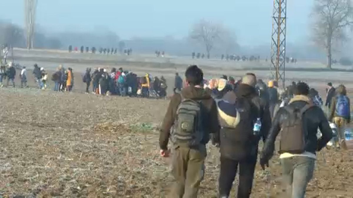 Syrische Flüchtlinge auf türkischem Gebiet vor der griechischen Grenze