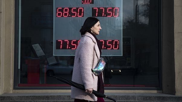 "Для России это очень неприятно": чего ждать от обвала рубля? "Для России это очень неприятно": чего ждать от обвала рубля?