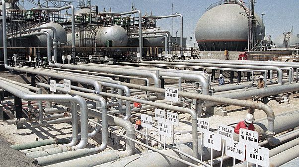 السعودية نيوز | 
    شاهد: الخسائر التي تكبدتها المنشأة النفطية التابعة لأرامكو في جدة بعد قصفها من طرف الحوثيين
