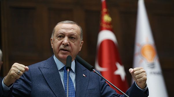 Ερντογάν: «Δεν υπάρχει διαφορά από αυτό που έκαναν οι ναζί και των εικόνων στα σύνορα με την Ελλάδα» Ερντογάν: «Δεν υπάρχει διαφορά από αυτό που έκαναν οι ναζί και των εικόνων στα σύνορα με την Ελλάδα»