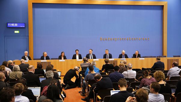 "Grenzschließungen sind keine adäquate Lösung": Merkel zur Coronavirus-Krise "Grenzschließungen sind keine adäquate Lösung": Merkel zur Coronavirus-Krise