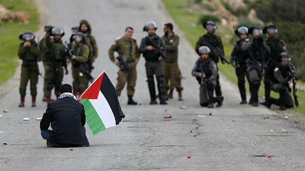 یک نوجوان فلسطینی به ضرب گلوله سربازان اسرائیلی جان باخت یک نوجوان فلسطینی به ضرب گلوله سربازان اسرائیلی جان باخت