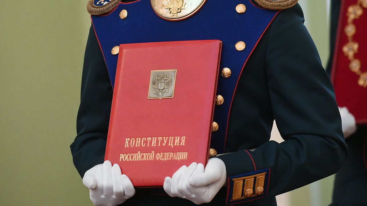 "Замены Путину нет": конституционная реформа ждёт одобрения россиянами