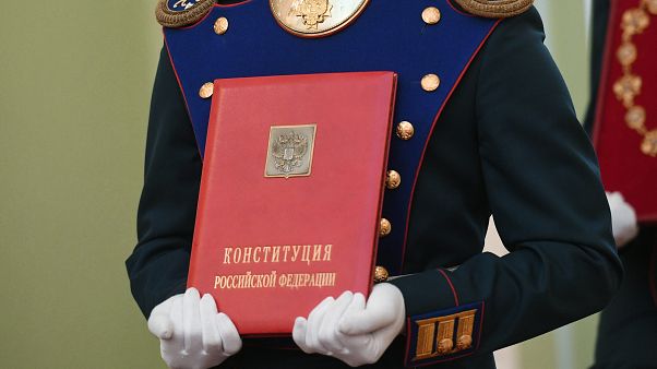 "Замены Путину нет": конституционная реформа ждёт одобрения россиянами "Замены Путину нет": конституционная реформа ждёт одобрения россиянами
