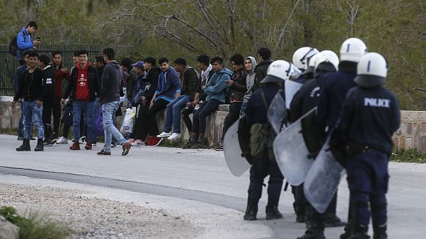 AB'den Atina'ya sığınmacılara şiddet iddialarını soruşturma çağrısı AB'den Atina'ya sığınmacılara şiddet iddialarını soruşturma çağrısı