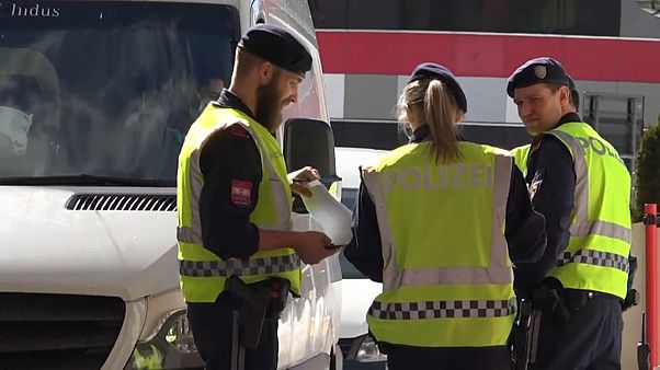 Österreichs Grenze: Kein Attest, kein Durchkommen Österreichs Grenze: Kein Attest, kein Durchkommen
