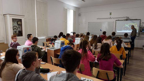 Százéves a kolozsvári Apáczai Csere János Elméleti Líceum Százéves a kolozsvári Apáczai Csere János Elméleti Líceum