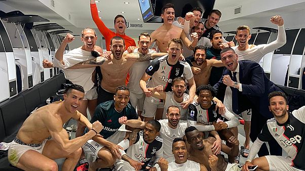 Juventus'ta Rugani koronavirüse yakalandı; son takım fotoğrafında Merih Demiral ile yan yanaydı Juventus'ta Rugani koronavirüse yakalandı; son takım fotoğrafında Merih Demiral ile yan yanaydı