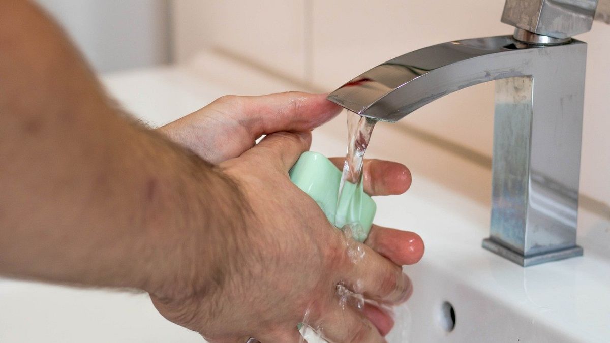 دراسة: السعوديون أكثر شعوب العالم غسلاً للأيدي