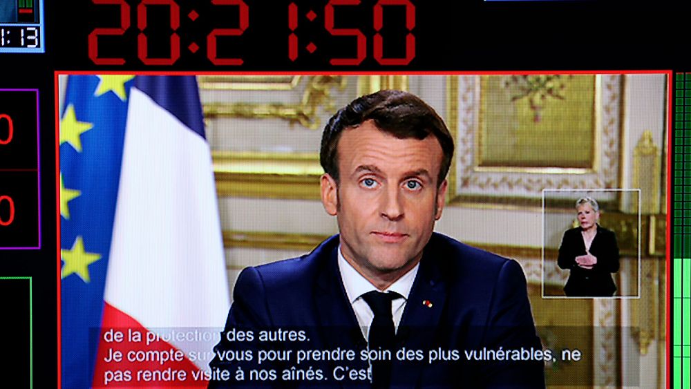 Covid-19 : le président Macron annonce la fermeture des établissements scolaires à partir de lundi