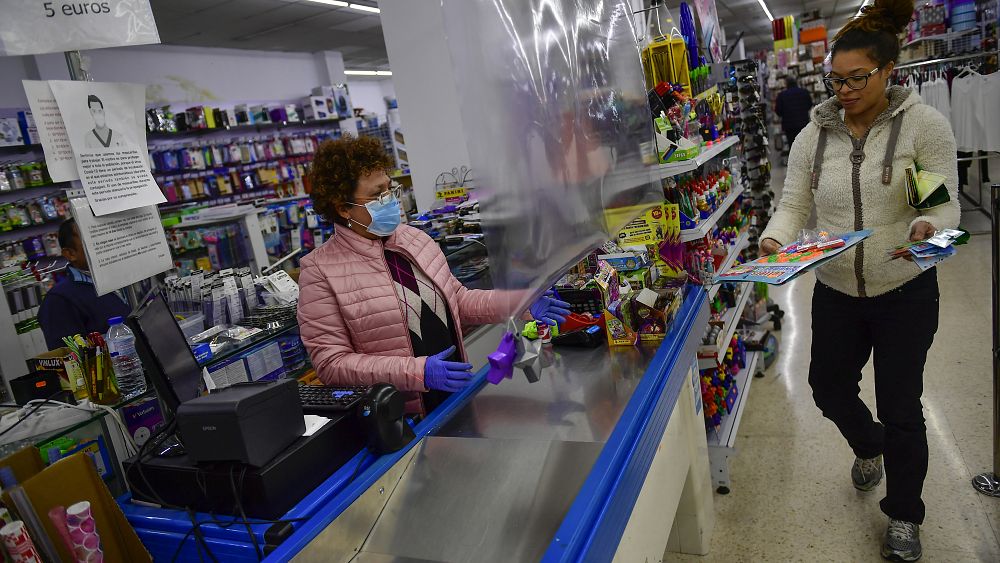 Le coronavirus progresse en Espagne, Madrid annonce des mesures économiques d'urgence