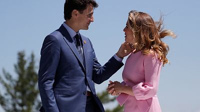 COVID-19: канадский премьер попал в карантин из-за жены