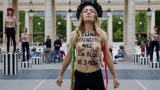 Η «αρχηγός» της FEMEN στο Euronews