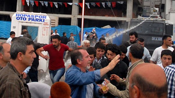 Metin Lokumcu ve diğer eylemciler Metin Lokumcu ve diğer eylemciler