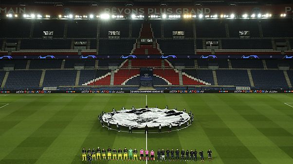 Liga dos Campeões adiada por tempo indeterminado Liga dos Campeões adiada por tempo indeterminado