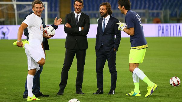 AC Milan'ın eski kaptanı Paolo Maldini ve oğlunun da koronavirüs testi pozitif çıktı AC Milan'ın eski kaptanı Paolo Maldini ve oğlunun da koronavirüs testi pozitif çıktı
