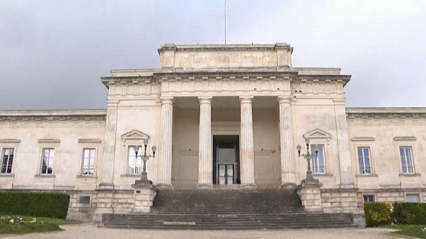 Le procès du chirurgien accusé de pédophilie a débuté en France Le procès du chirurgien accusé de pédophilie a débuté en France