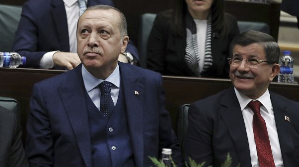 İstifasından sonra uzun süre AK Parti grup toplantılarına katılmayan Ahmet Davutoğlu 30 Ocak 2018'de toplantıya gelerek Cumhurbaşkanı Erdoğan ile samimi pozlar vermişti. İstifasından sonra uzun süre AK Parti grup toplantılarına katılmayan Ahmet Davutoğlu 30 Ocak 2018'de toplantıya gelerek Cumhurbaşkanı Erdoğan ile samimi pozlar vermişti.