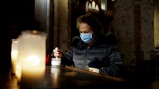 Face à la pandémie, le Vatican à huis clos