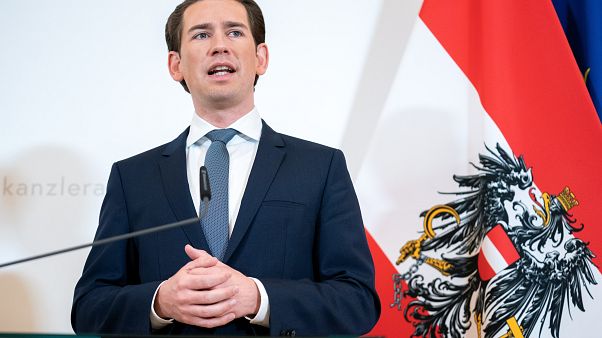 Kurz schaltet Österreich auf Notbetrieb Kurz schaltet Österreich auf Notbetrieb