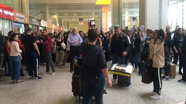 „Wir sind Geiseln Marokkos“: Urlauber sitzen nach Einstellung des Flug- und Fährverkehrs fest „Wir sind Geiseln Marokkos“: Urlauber sitzen nach Einstellung des Flug- und Fährverkehrs fest