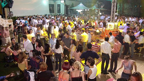 Türkiye'de koronavirüs tedbirleri kapsamında pavyon, diskotek, bar ve gece kulüpleri kapatıldı Türkiye'de koronavirüs tedbirleri kapsamında pavyon, diskotek, bar ve gece kulüpleri kapatıldı