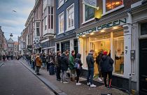  ویروس‌کرونا مصرف‌کنندگان ماری‌جوانا را در هلند به صف کرد