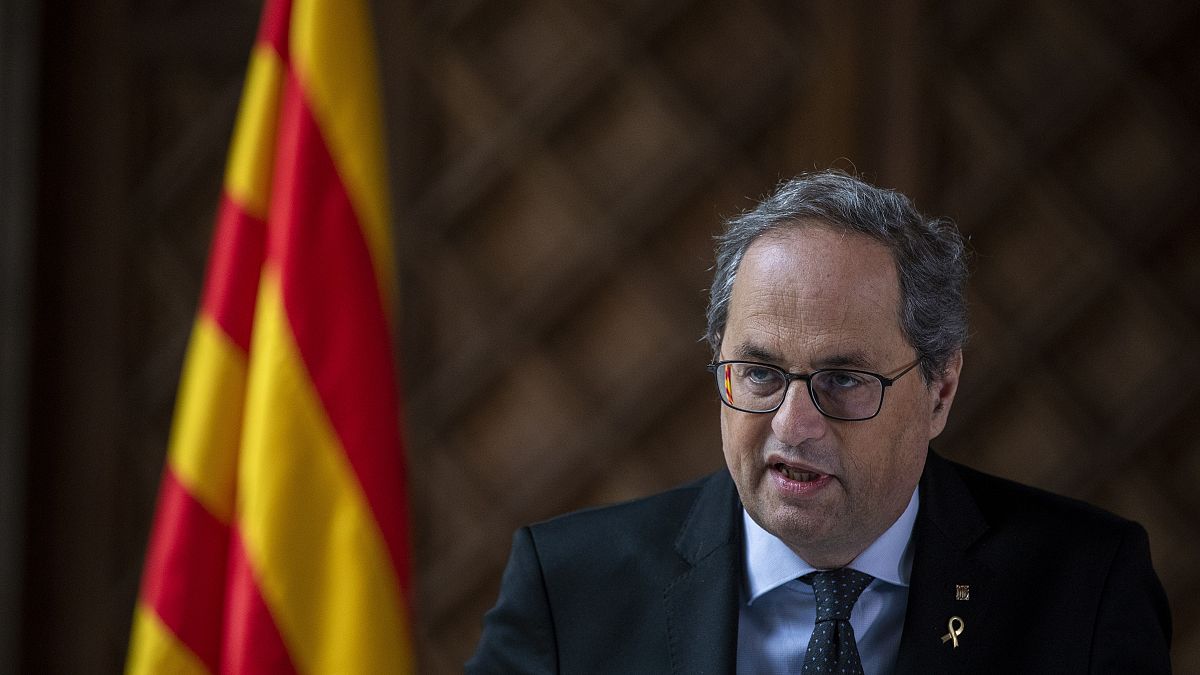 18 hónapra tiltották el a katalán elnököt