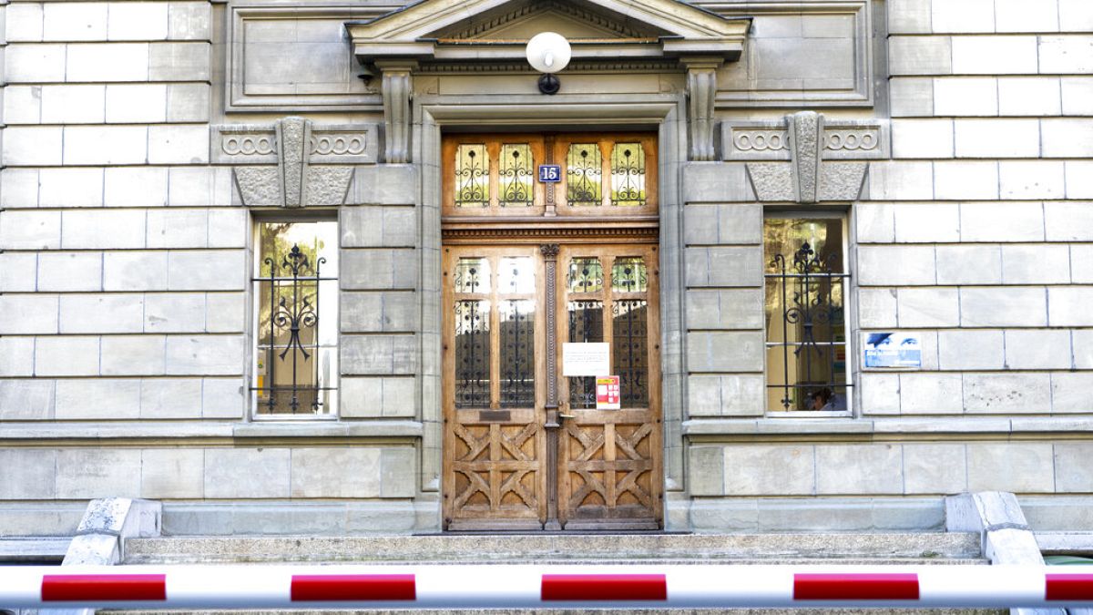 Eine geschlossene Schule in Lausanne