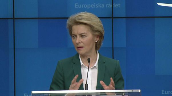 Coronavirus, Von der Leyen propone lo stop dei viaggi verso l'Unione europea Coronavirus, Von der Leyen propone lo stop dei viaggi verso l'Unione europea