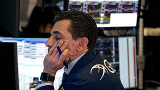 El Dow Jones pierde 12,93% al cierre, las bolsas europeas en torno al 5%