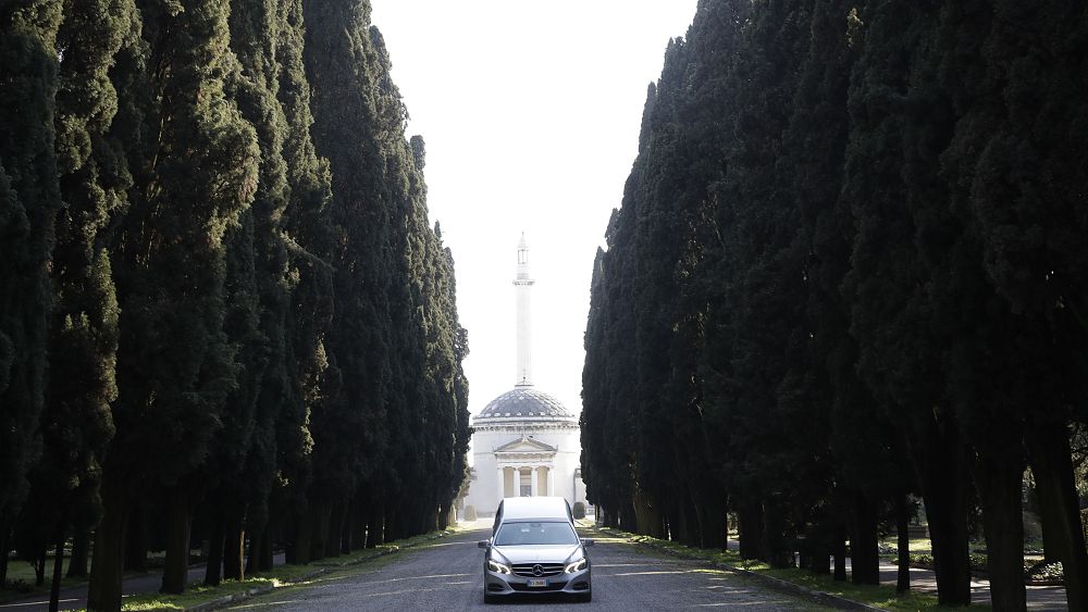 L'Italie dépasse les 2 000 morts, la contagion continue sa progression