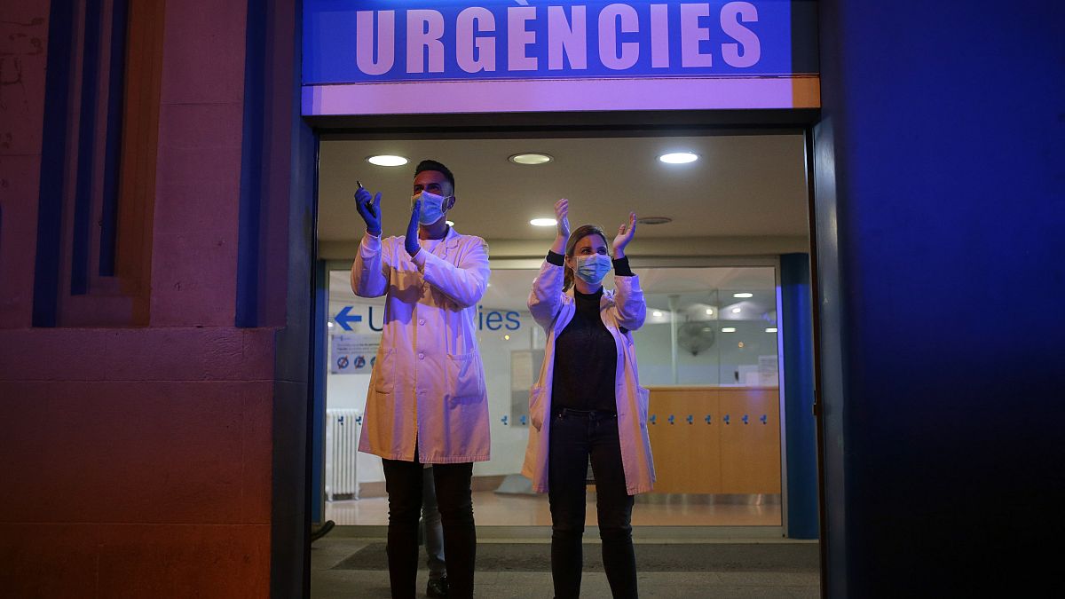 Infektionen in Spanien um 2.000 Fälle in die Höhe geschnellt