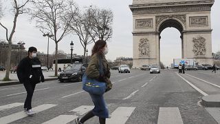 Müllbeutel als Schutzkleidung: Frankreich ist schlecht gewappnet