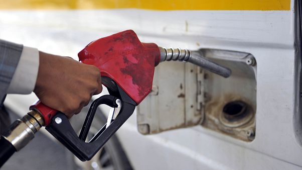 Suudi Arabistan düşen petrol fiyatlarına rağmen günlük ihracatını 10 milyon varile çıkaracak Suudi Arabistan düşen petrol fiyatlarına rağmen günlük ihracatını 10 milyon varile çıkaracak