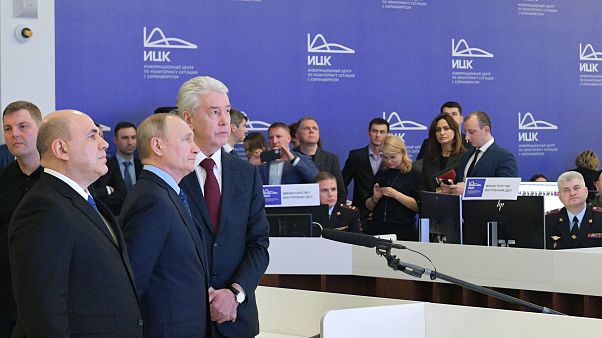 Президент РФ Владимир Путин приехал в информационный центр по минторингу ситуации с коронавирусом. Президент РФ Владимир Путин приехал в информационный центр по минторингу ситуации с коронавирусом.