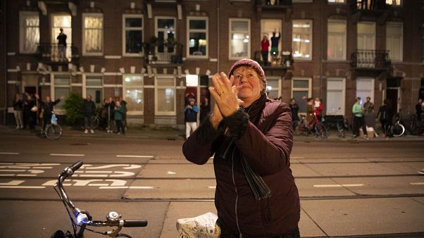 Applaus für die Helfer in Amsterdam Applaus für die Helfer in Amsterdam