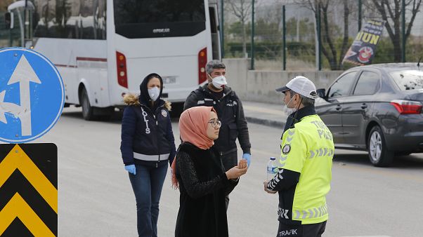 أوضاع اقتصادية صعبة تنتظر السعوديين ومخاوف من إجراءات تقشفية أوضاع اقتصادية صعبة تنتظر السعوديين ومخاوف من إجراءات تقشفية
