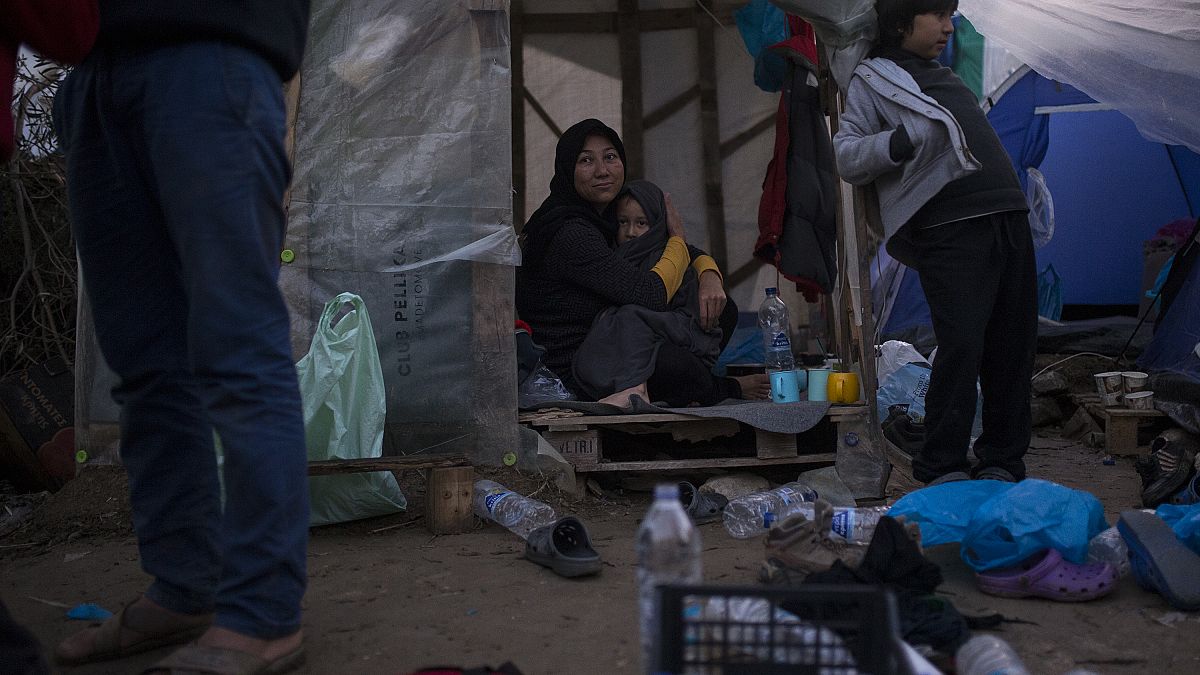  Yunanistan'ın Midilli Adası'ndaki Moria kampına sığınan düzensiz göçmenler
