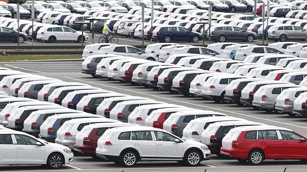 Raktáron maradt autók a Volkswagen gyárában, Zwickauban Raktáron maradt autók a Volkswagen gyárában, Zwickauban