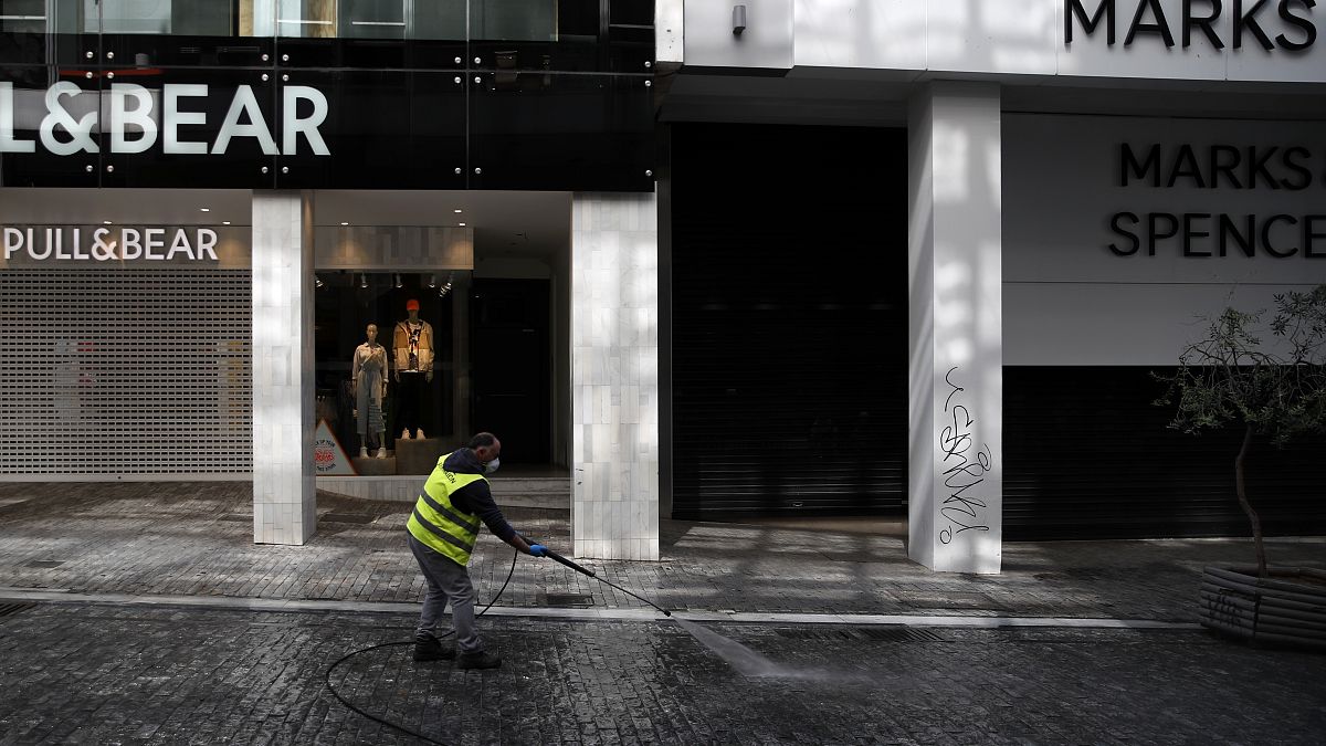 Κλειστά καταστήματα σε όλη την Ελλάδα