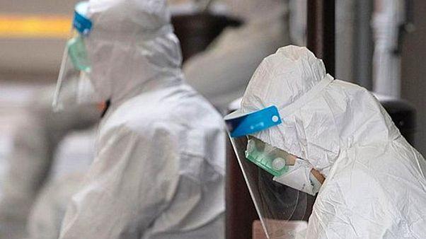 Avusturya ve İngiltere'de yaşayan iki Türk Covid-19 nedeniyle hayatını yitirdi Avusturya ve İngiltere'de yaşayan iki Türk Covid-19 nedeniyle hayatını yitirdi