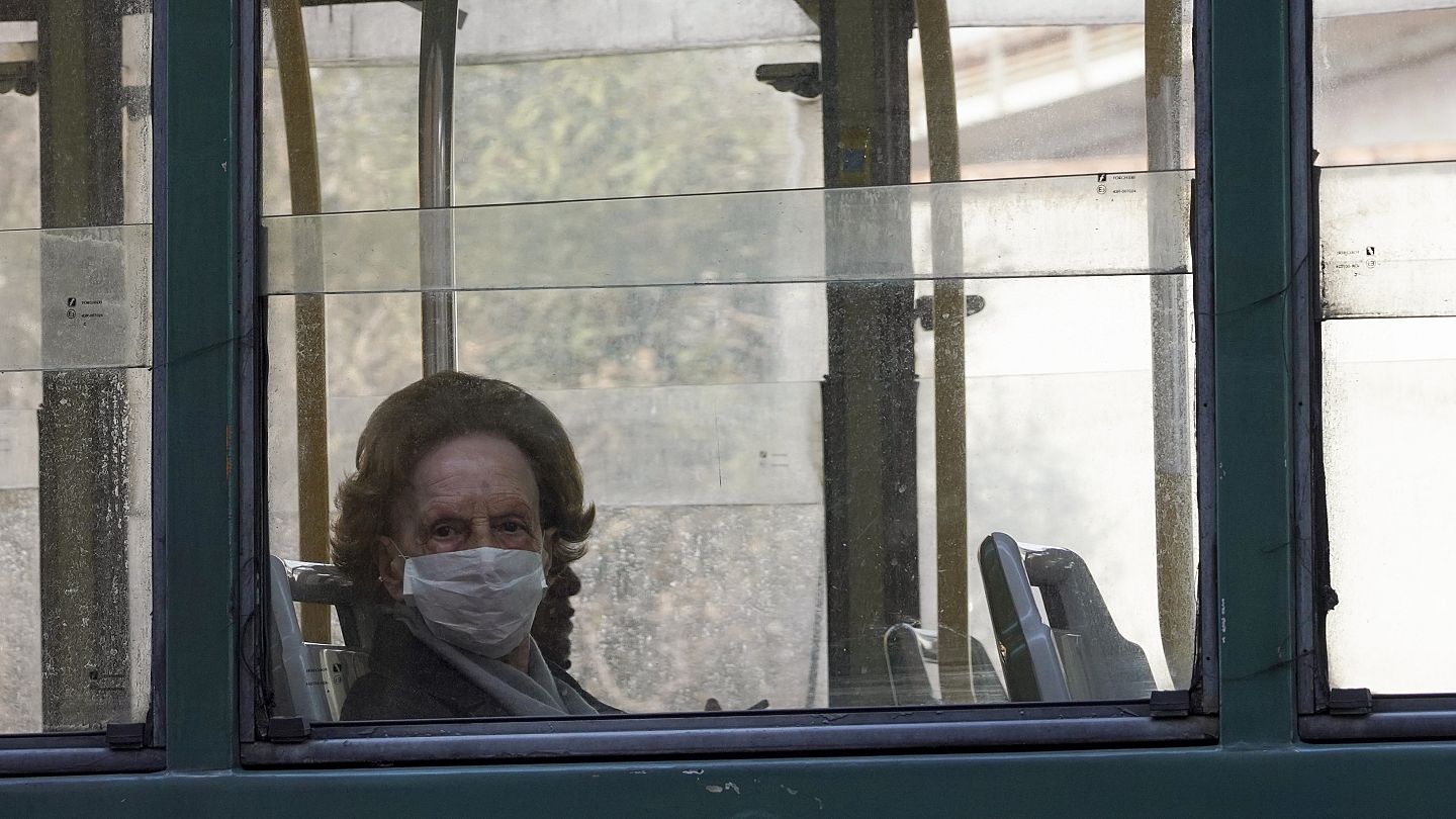 Italian Doctor Dies Of Coronavirus After Working Without Gloves Due To Shortage Euronews