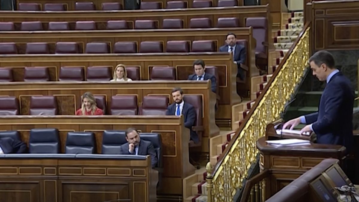 Spain's PM speaks to almost empty parliament chamber amid COVID-19 lockdown