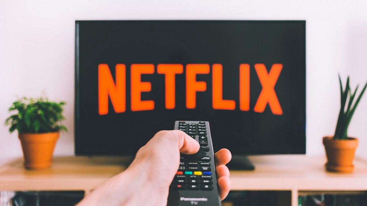 Netflix'te hangi film ve dizi ne kadar izlendi? Toplam ne kadar CO2 emisyonuna sebep oldu? 